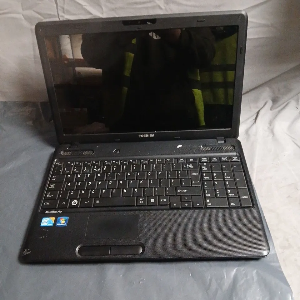 TOSHIBA SATELLITE PRO C660-1LR LAPTOP