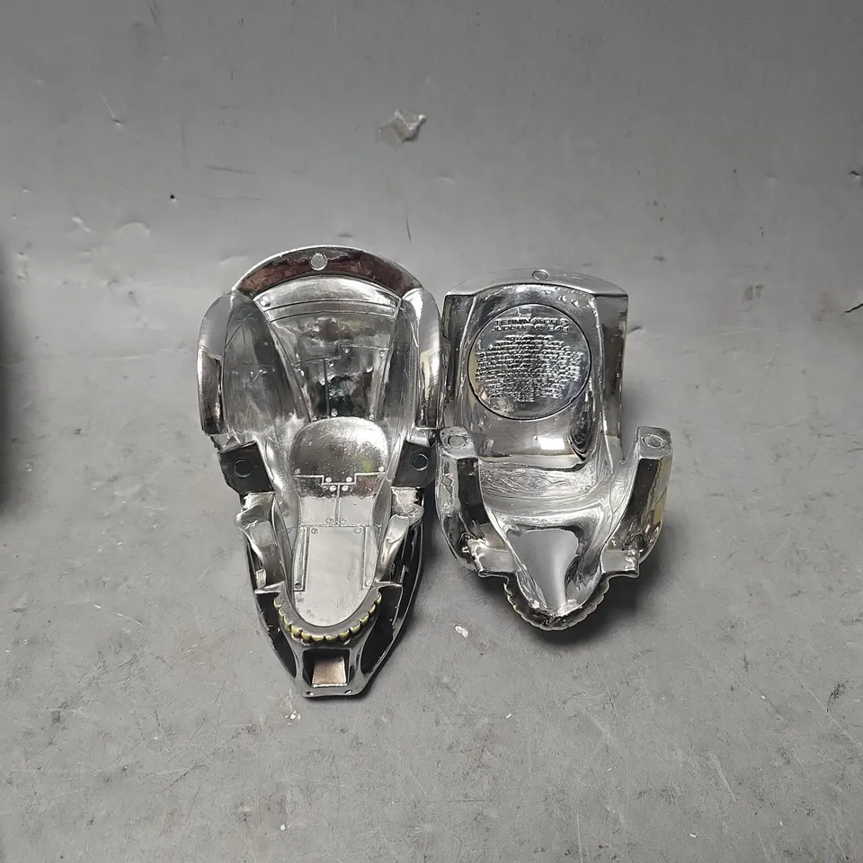 BOED NEMESIS NOW T-TERMINATOR BOX 18CM SILVER, RESIN