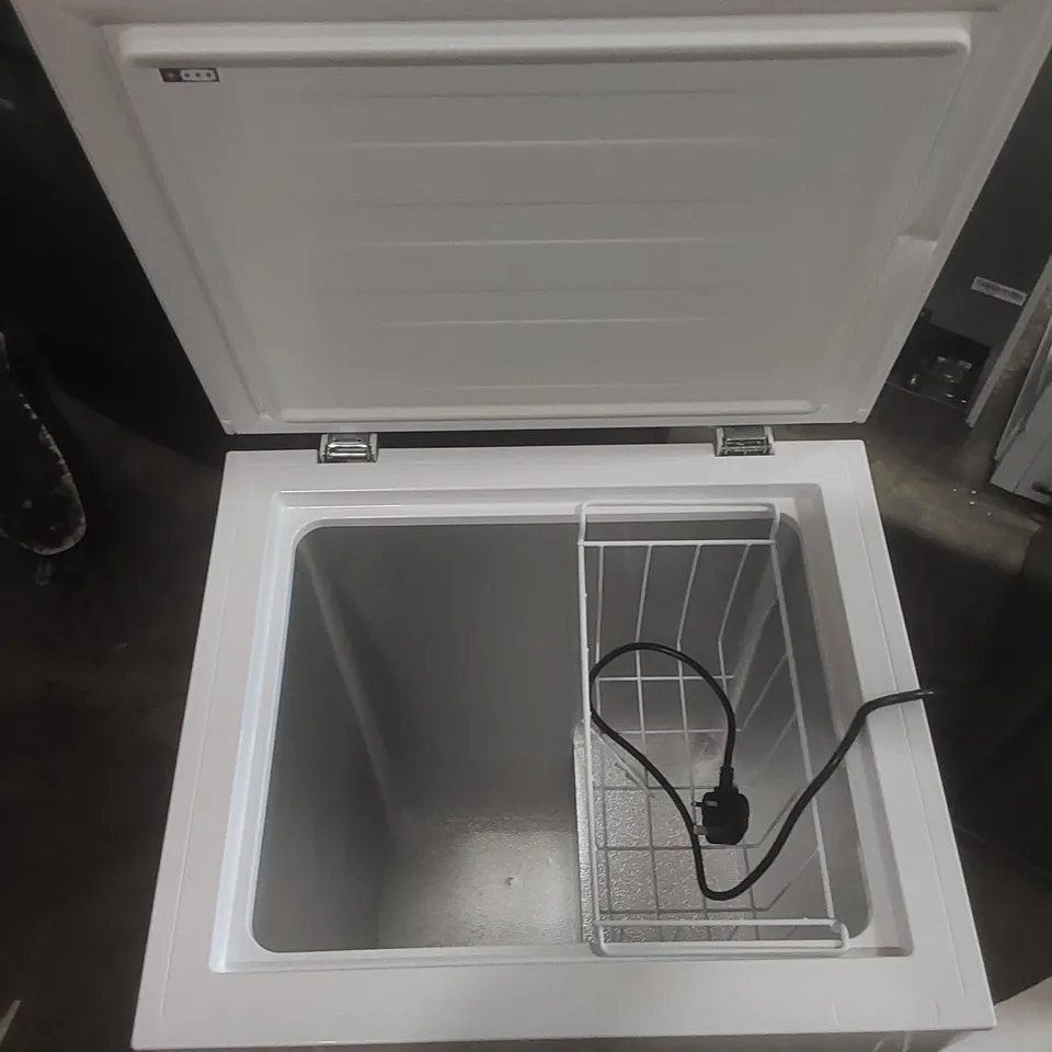 LOGIK L95CFW23 CHEST FREEZER - WHITE