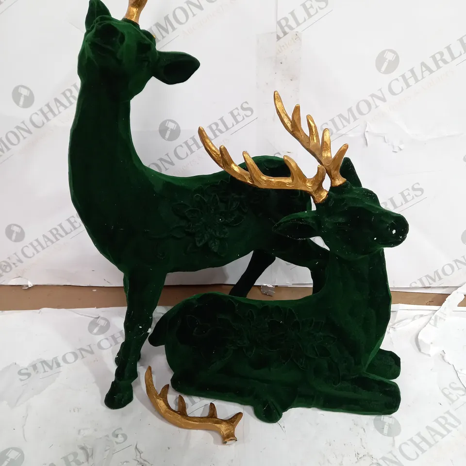 BOXED SET OF 2 VELVET GREEN HENRY STAGS 