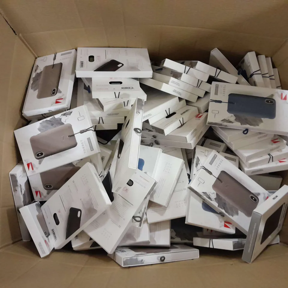 LARGE QUANTITY OF ASSORTED PHONE CASES TO INCLUDE INCASE LEVEL CASE, TORREY CASE + LANYARD, ETC - COLLECTION ONLY