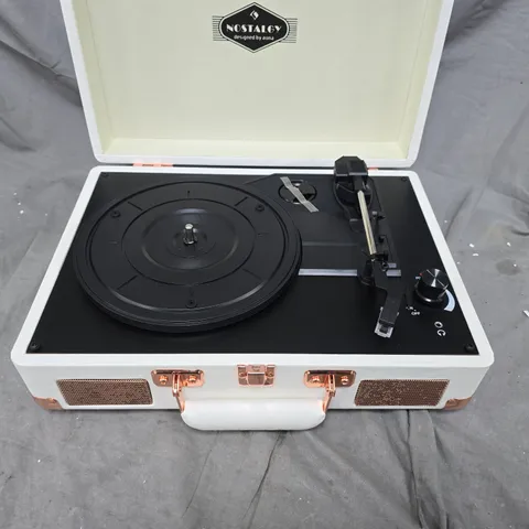 BOXED AUNA TURNTABLE
