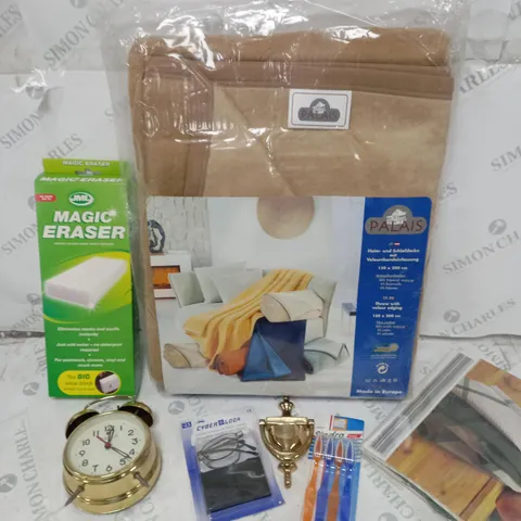 BOX OF APPROXIMATELY 15 ASSORTED HOUSEHOLD PRODUCTS TO CONTAIN MAGIC ERASER, DOOR KNOCKER, SPECTACLES ETC