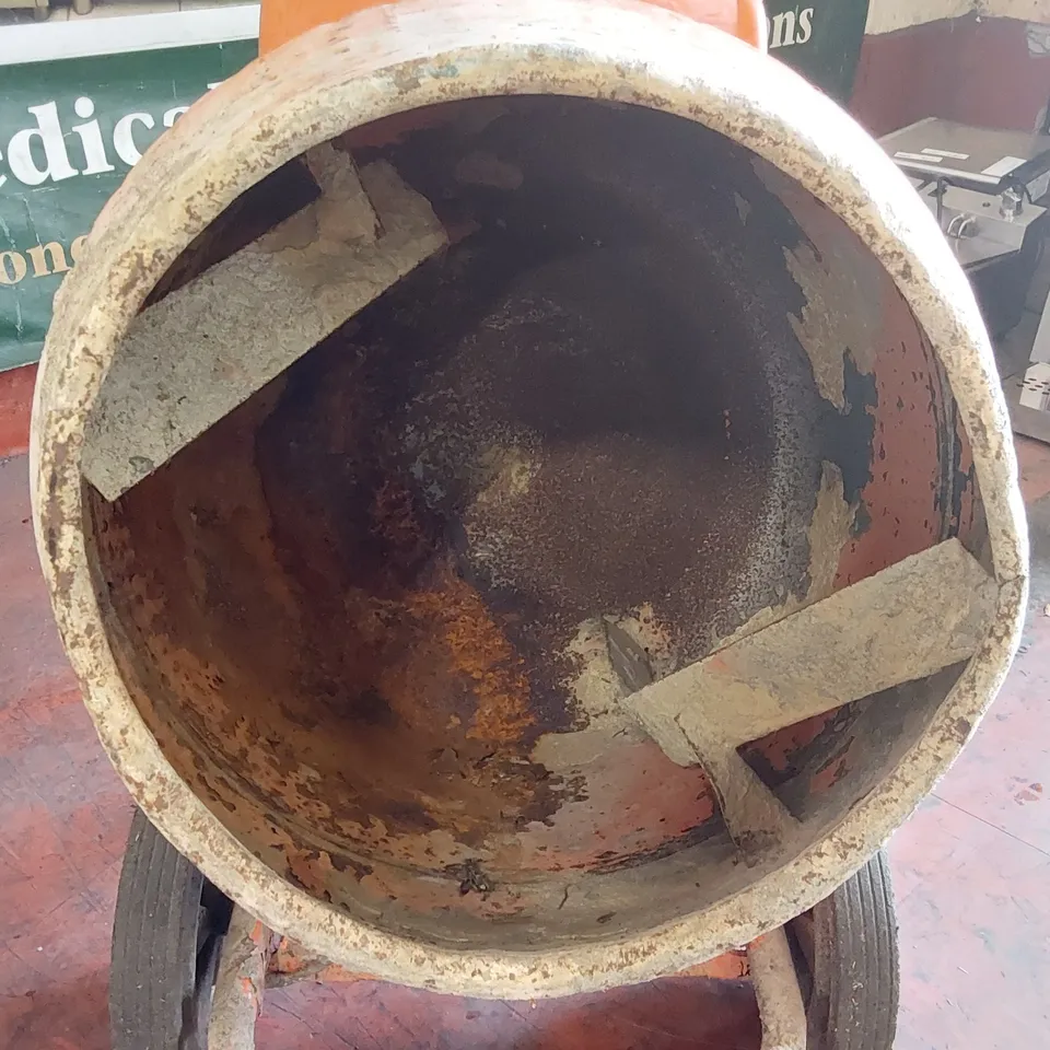 BELLE MINIMIX 150 CEMENT MIXER