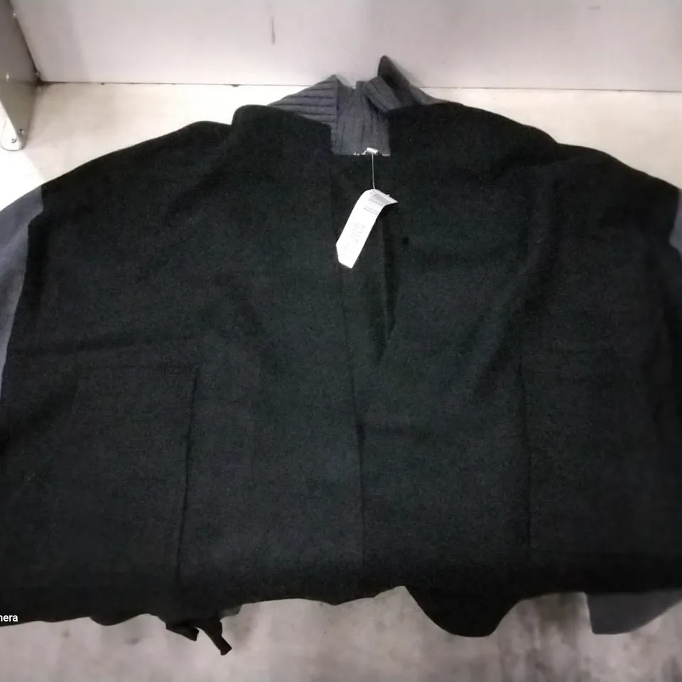 BOX OF 7 BADGLEY MISCHKA BLACK KNITTED PONCHO WITH POCKET - XL