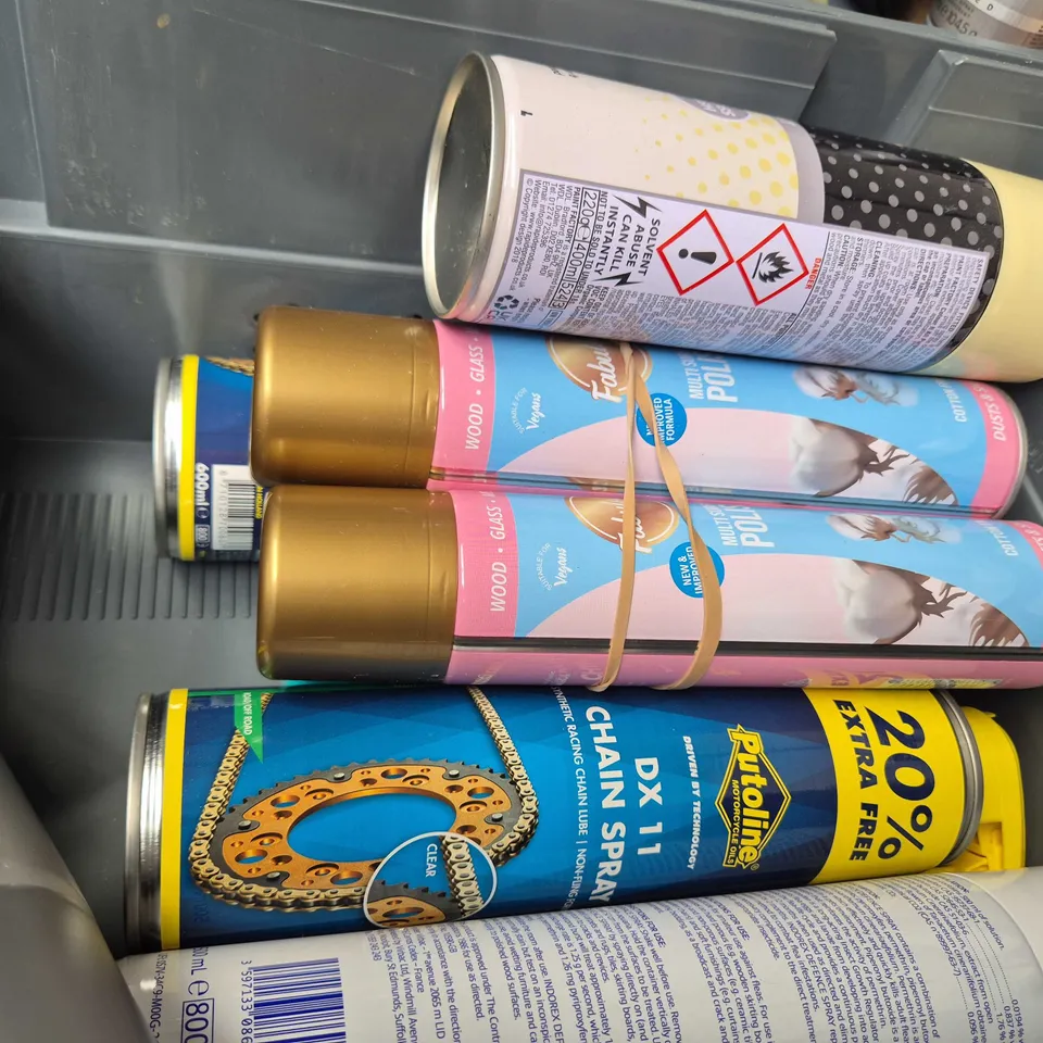 APPROXIMATELY 15 ASSORTED AEROSOLS TO INCLUDE HUGO BOSS , AMIKA AND INDOREX DEFENCE SPRAY
