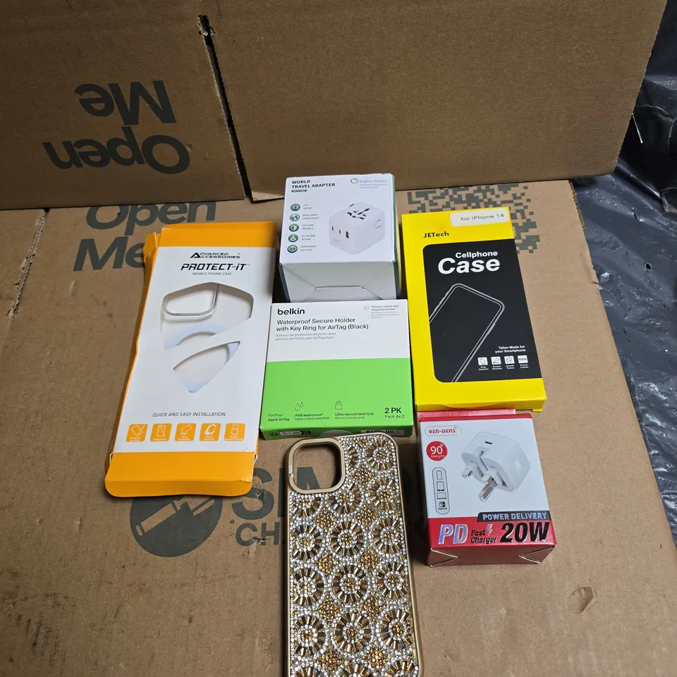 APPROXIMATELY 25 ASSORTED PHONE/ACCESSORY ITEMS TO INCLUDE JETECH CASE, BELKIN WATERPROOF SECURE HOLDER, WORLD TRAVEL ADAPTER ETC