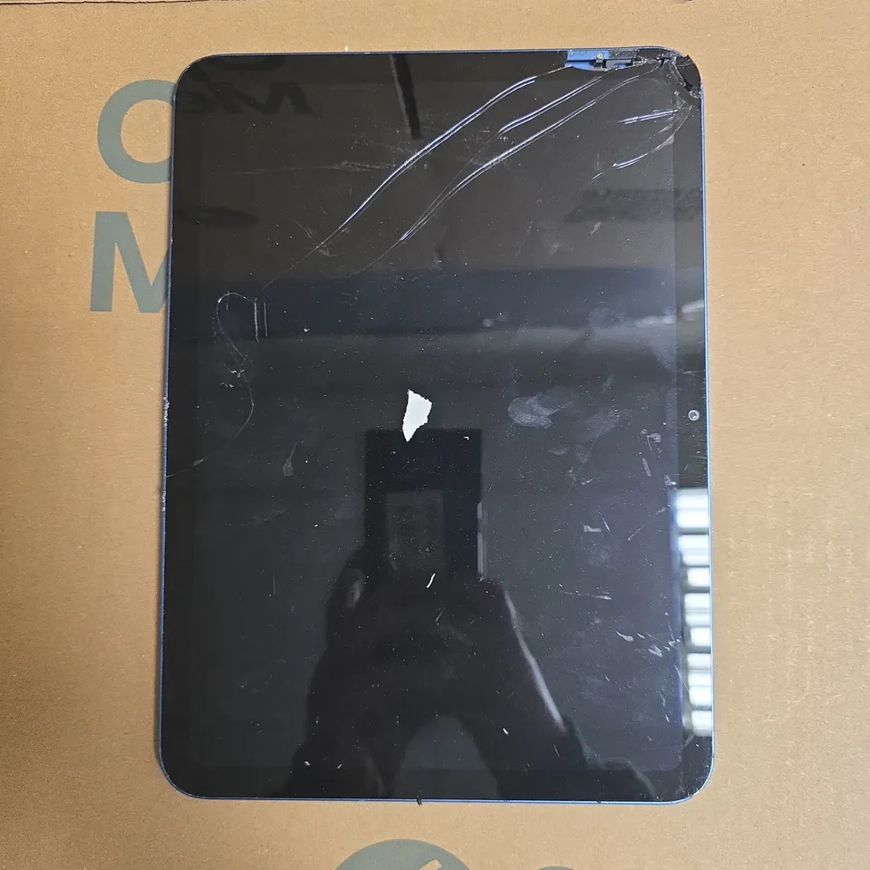 APPLE IPAD TABLET - A2757