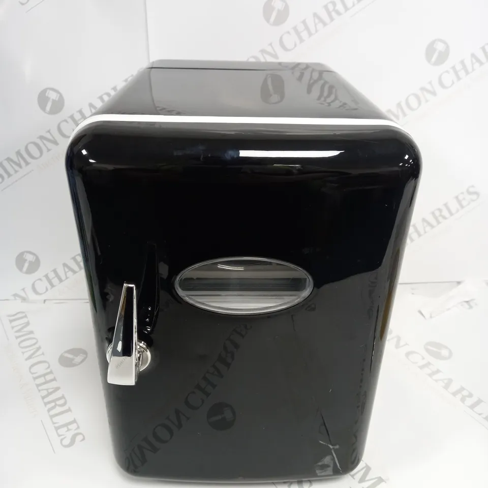 SO CHILL MINI FRIDGE BLACK RRP £44.99