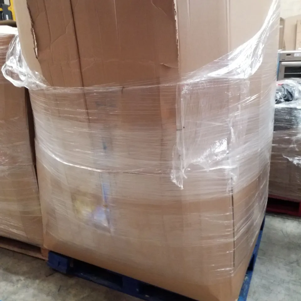 PALLET CONTAINING ASSORTED GARDEN HOSES & INFLATABLES 