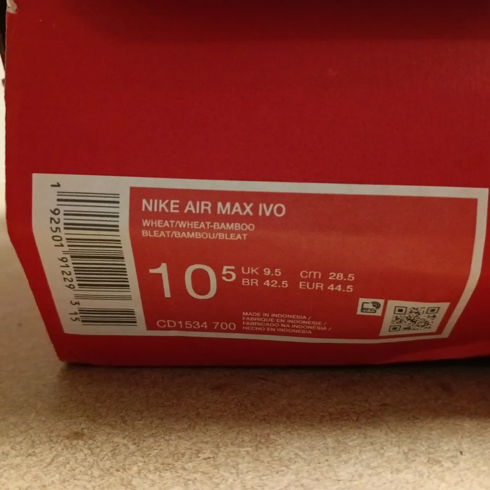 BOXED PAIR OF NIKE AIR MAX IVO SNEAKERS – WHEAT/BAMBOO, UK 9.5 (US 10.5) – MEN