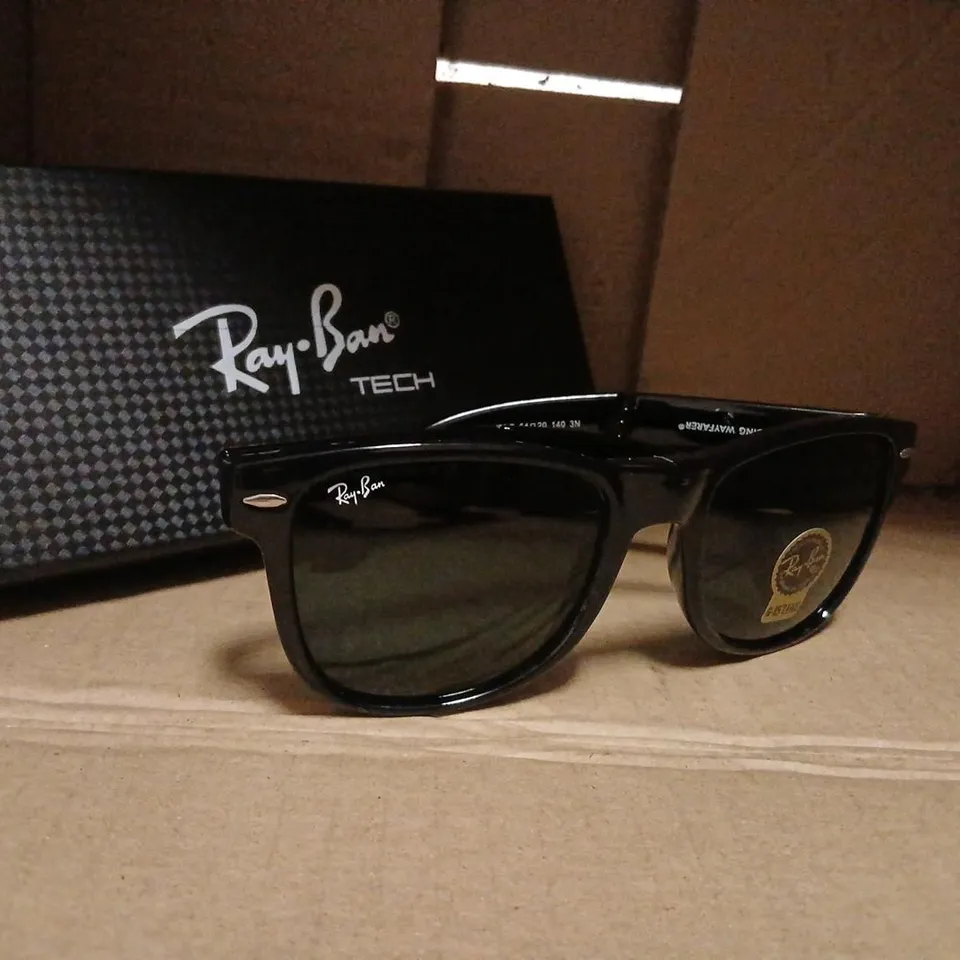 RAY-BAN SUNGLASSES – BLACK