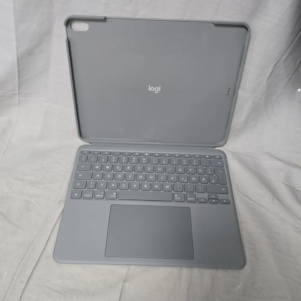 BOXED LOGITECH COMBO TOUCH IPAD AIR 13-INCH (M2) CASE (DEU LAYOUT)