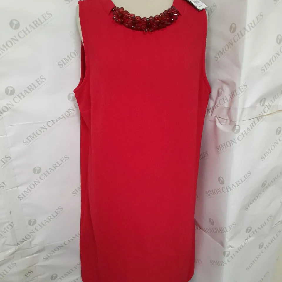 WALLIS SLEEVELESS DRESS WITH DETATCHABLE BEAD NECKLACE IN RED SIZE 18