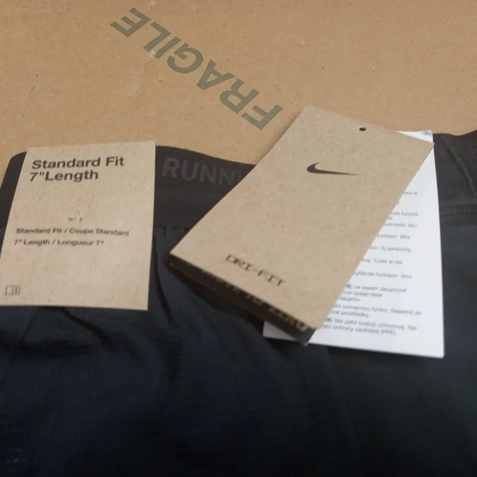 NIKE RUNNING 7" SHORTS - M