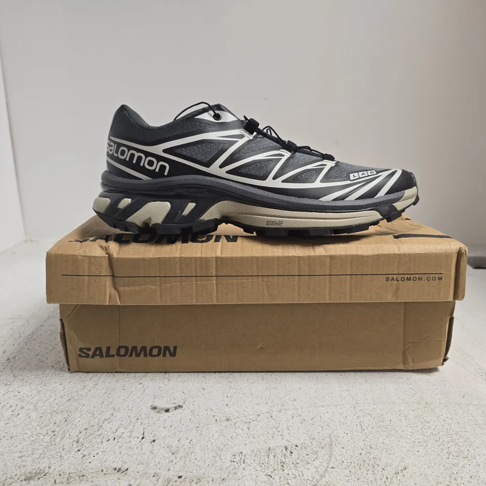 BOXED PAIR OF SALOMON XT-6 GTX TRAINERS IN DARK GREY SIZE UK 8