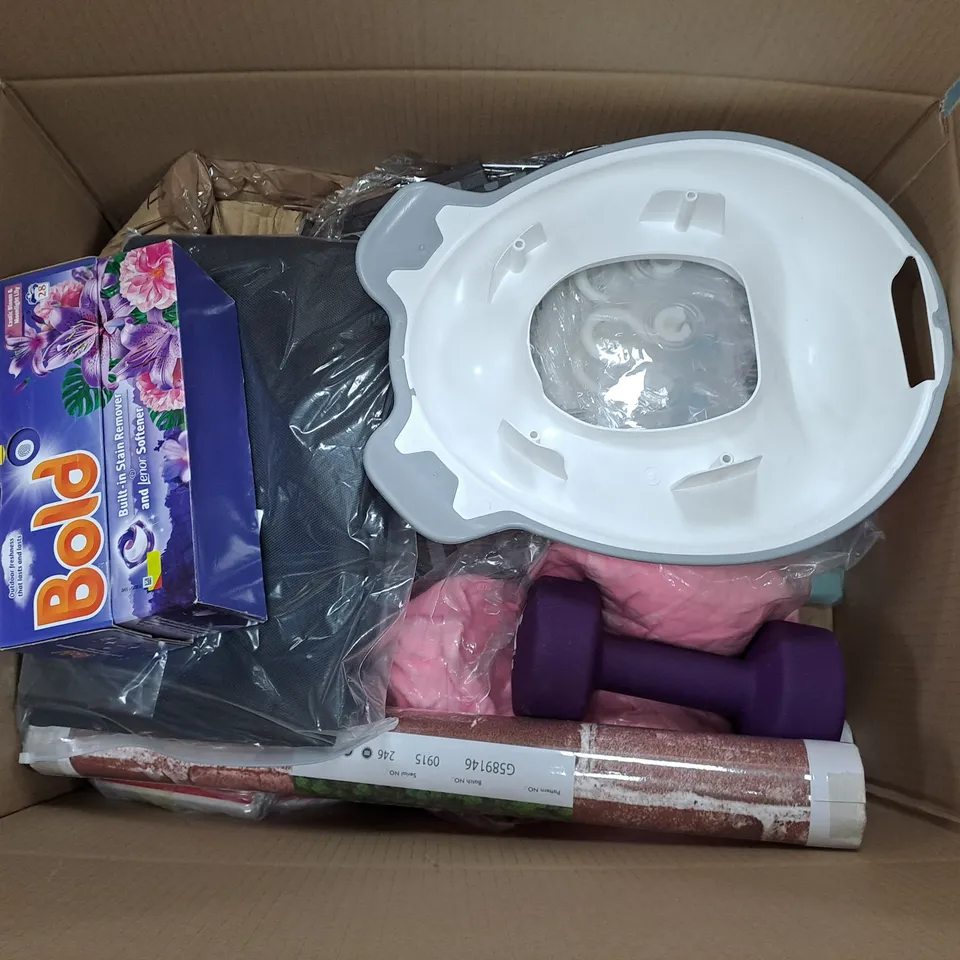 APPROXIMATELY 15 ASSORTED HOUSEHOLD ITEMS TO INCLUDE 6KG DUMBBELL, WALLPAPER, WINDOW INSULATION KIT, ETC - COLLECTION ONLY