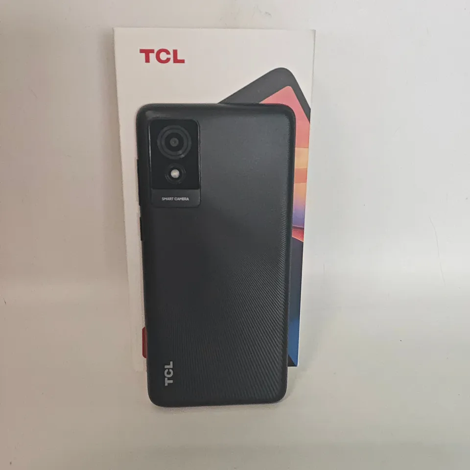 BOXED TCL 501 2/32GB IN BLACK - T433D