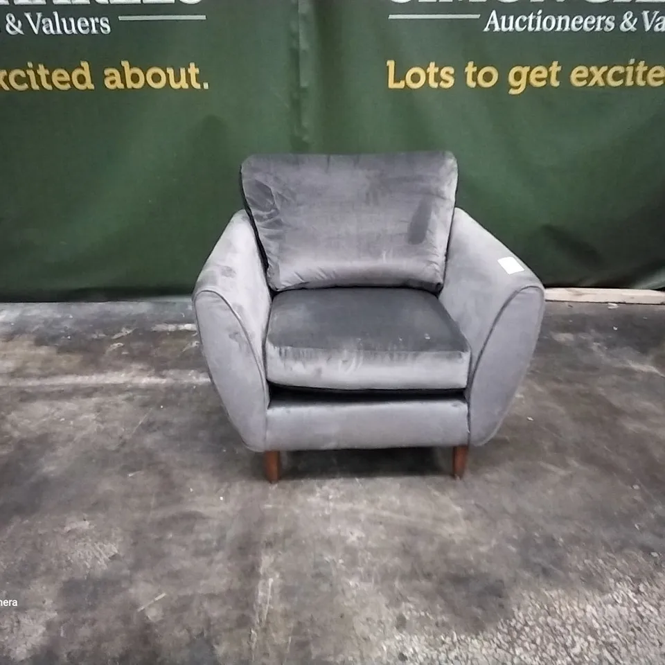 QUALITY DESIGNER HARDY EASY CHAIR PLUSES GRAY FABRIC