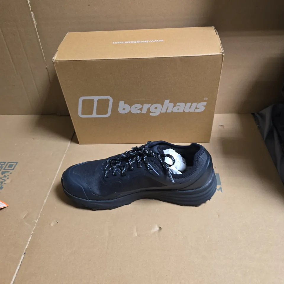 BOXED BERGHAUS HIKING SHOES – NAVY/BLACK - UK SIZE 8 