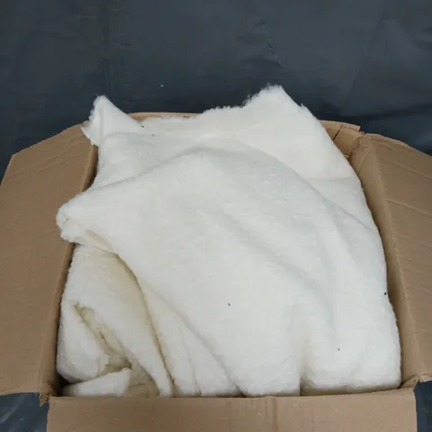 BOXED COTTON THROW 