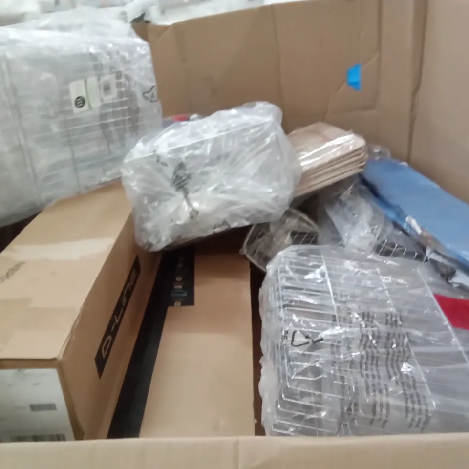 PALLET OF ASSORTED ITEMS INCLUDING M-DESIGN OVER CABINET WASTE AND STORAGE BASKETS, BLUE ROPE SWING, 2 IN 1 WHITEBOARD AND GREY FELT BOARD WITH ALUMINIUM FRAME, BLUE OUTDOOR AND PATIO CARPET