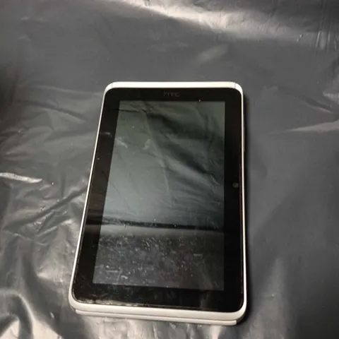 HTC TABLET  – SILVER BACK WITH WHITE CAMERA MODULE 