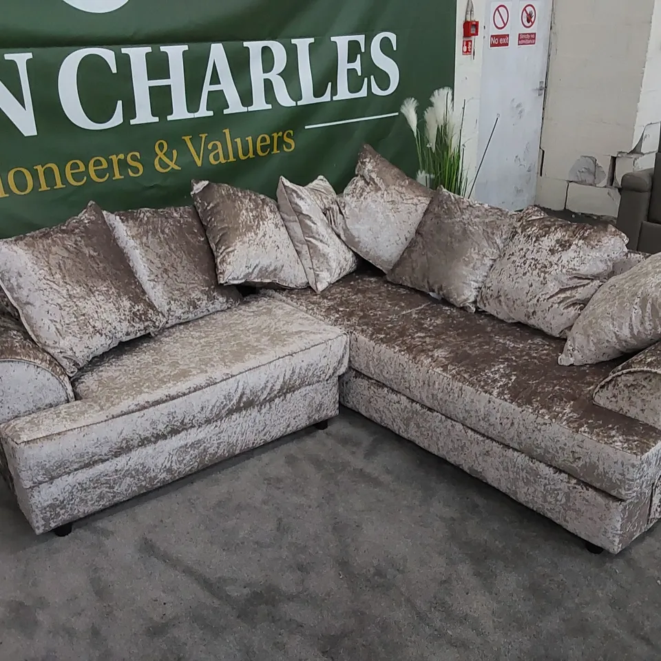 DESIGNER TERRY CRUSHED VELVET CORNER SOFA WITH SCATTER CUSHIONS 