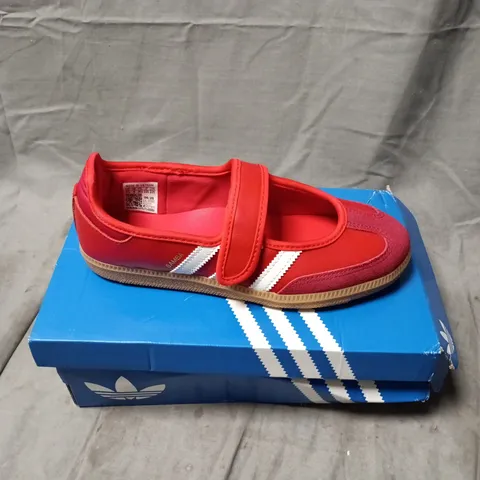 ADIDAS KIDS' VELCRO TRAINERS - RED (BOXED) SIZE 4