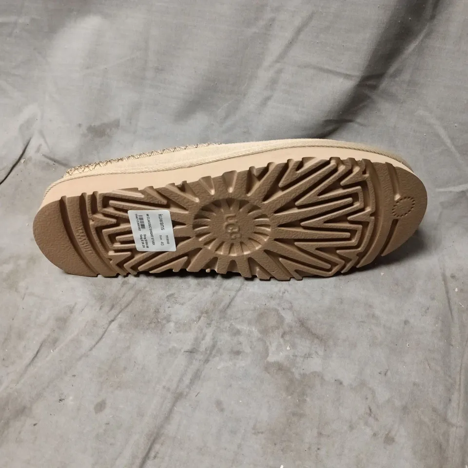 UGG BEIGE SLIPPERS WITH FAUX SHEARLING LINING – SLIP-ON MULE STYLE SIZE 7