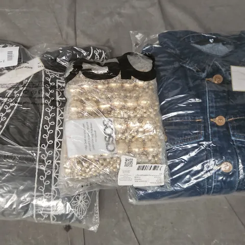 APPROXIMATELY 20 ASSORTED CLOTHING AND FASHION PRODUCTS IN VARIOUS STYLES AND SIZES - COLLECTION ONLY