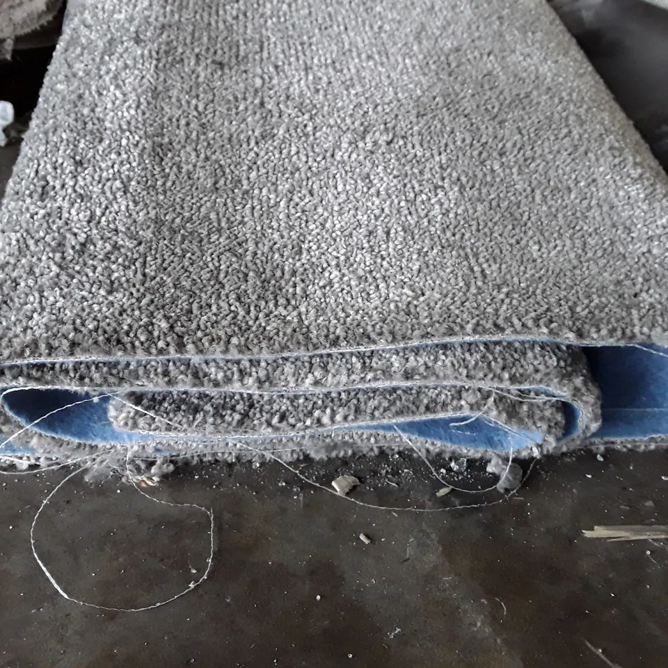 ROLL OF QUALITY GREY CARPET