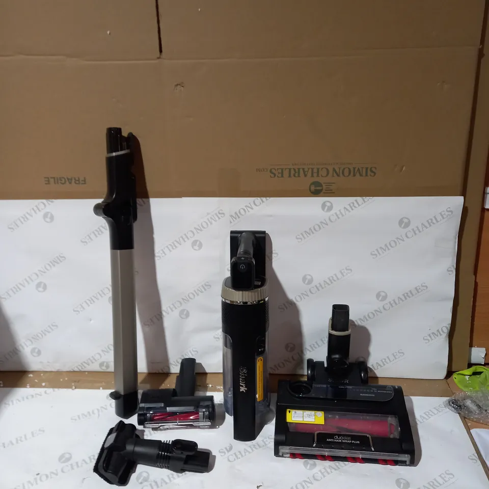 SHARK IZ400UKT VACUUM CLEANER 
