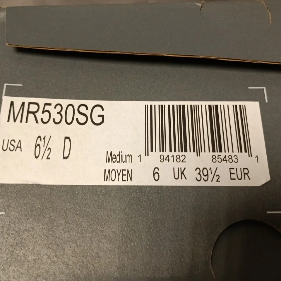 BOXED NEW BALANCE MR530SG RUNNING SHOES – MEN'S, UK 6, WHITE/GREY, BOXED