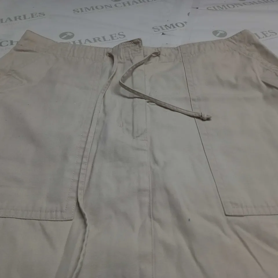 DOROTHY PERKINS SKIRTS IN BEIGE IN SIZE 12