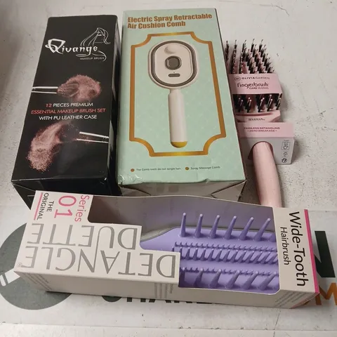 APPROXIMATELY 5 ASSORTED HEALTH & BEAUTY PRODUCTS TO INCLUDE HAIRBRUSH, MAKEUP BRUSH, AIR CUSHION COMB ETC