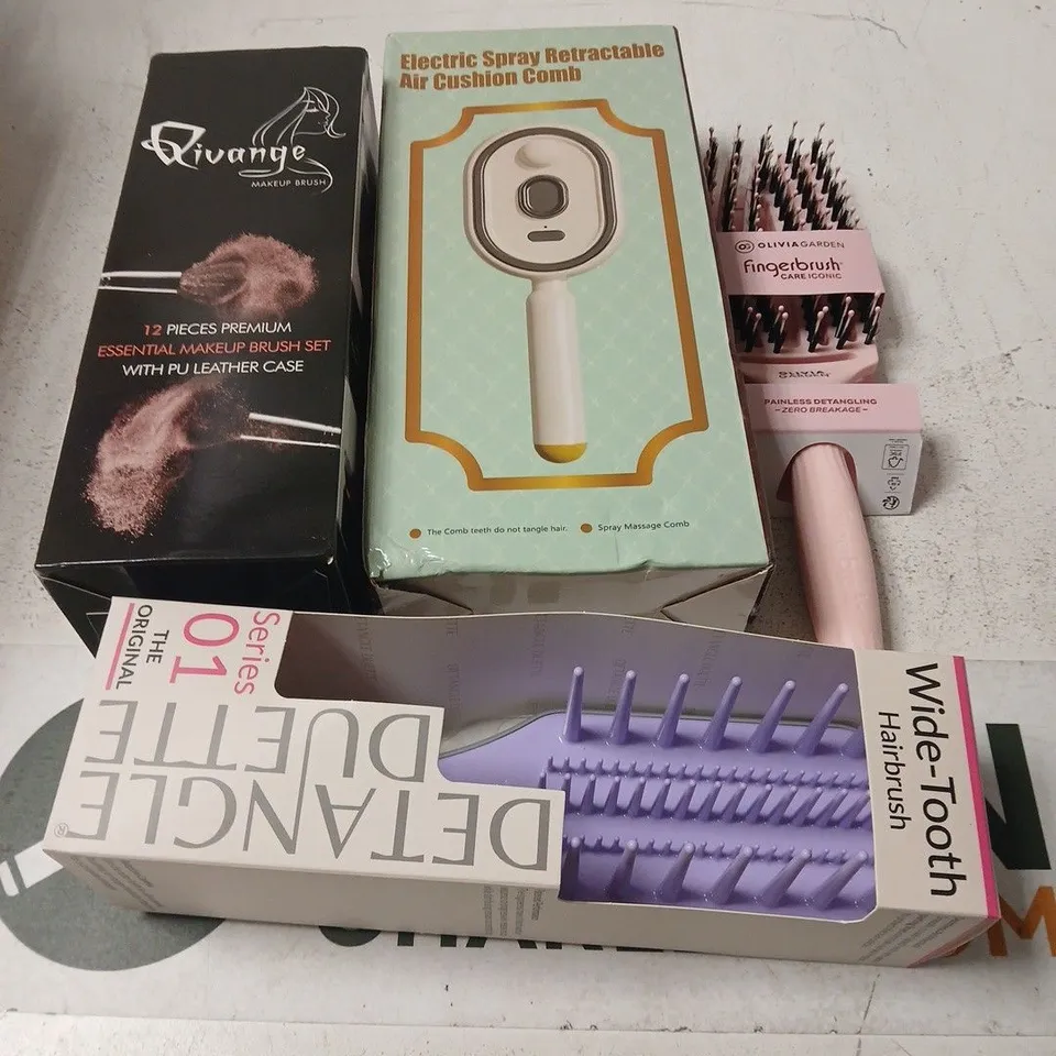 APPROXIMATELY 5 ASSORTED HEALTH & BEAUTY PRODUCTS TO INCLUDE HAIRBRUSH, MAKEUP BRUSH, AIR CUSHION COMB ETC