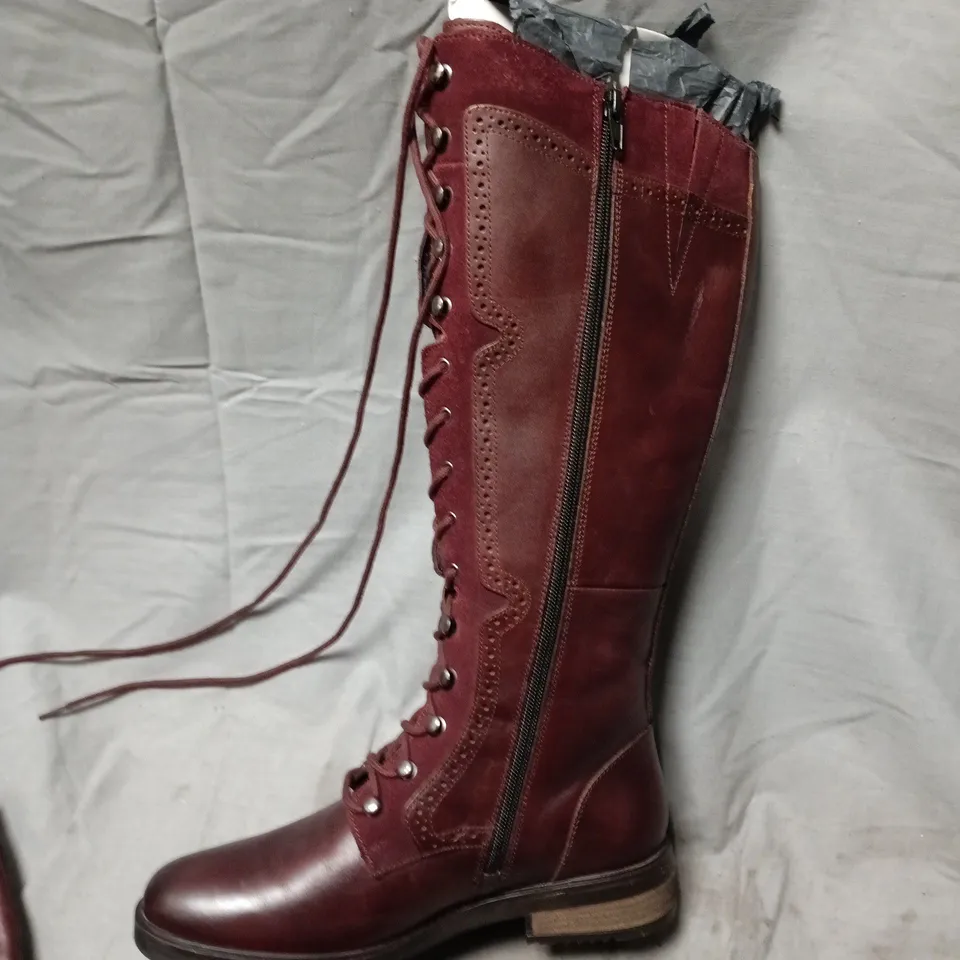 HUSH PUPPIES BURGUNDY LEATHER KNEE-HIGH BOOTS - LACE-UP WITH SIDE ZIP (WOMEN'S) PAIR - UK 6
