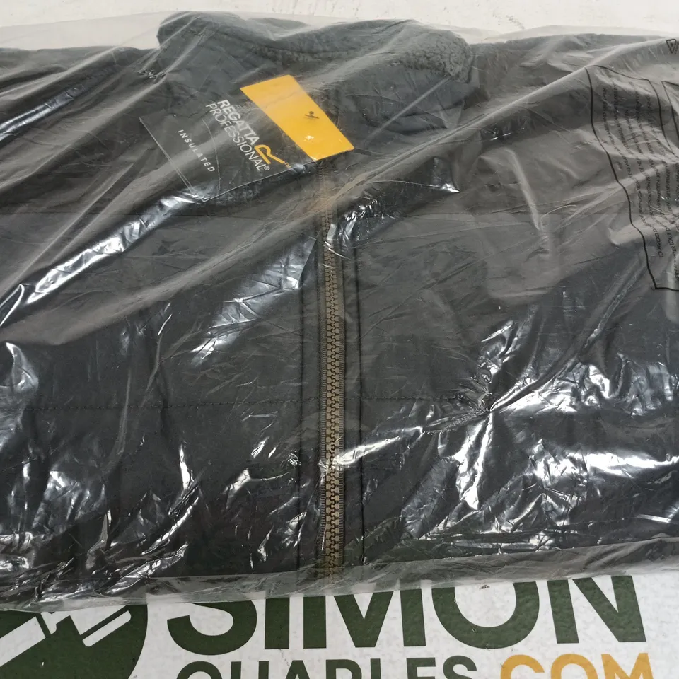 REGATTA TRA806 ALTONNA INSULATED BODYWARMER, SEAL GREY/BLACK - UK SIZE L