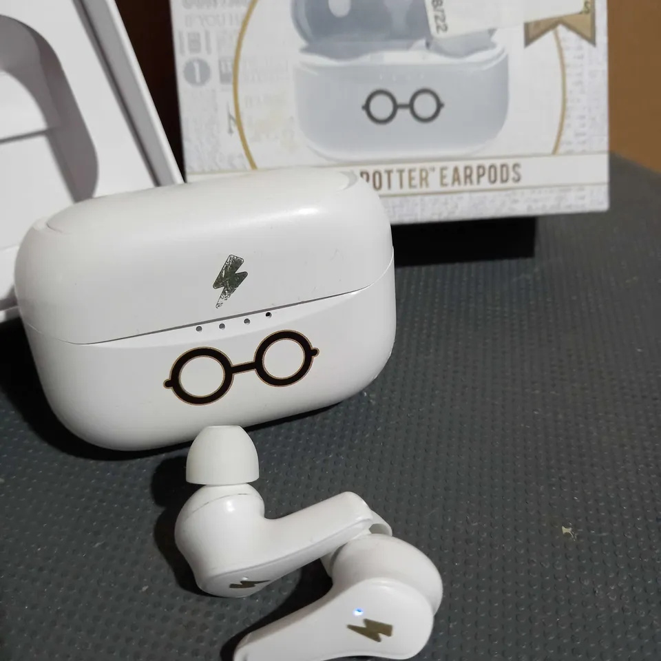 WIZARDING WORLD HARRY POTTER EARPODS 