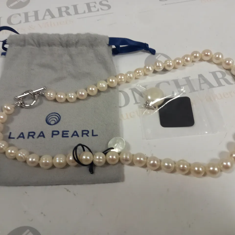 LARA PEARL NECKLACE