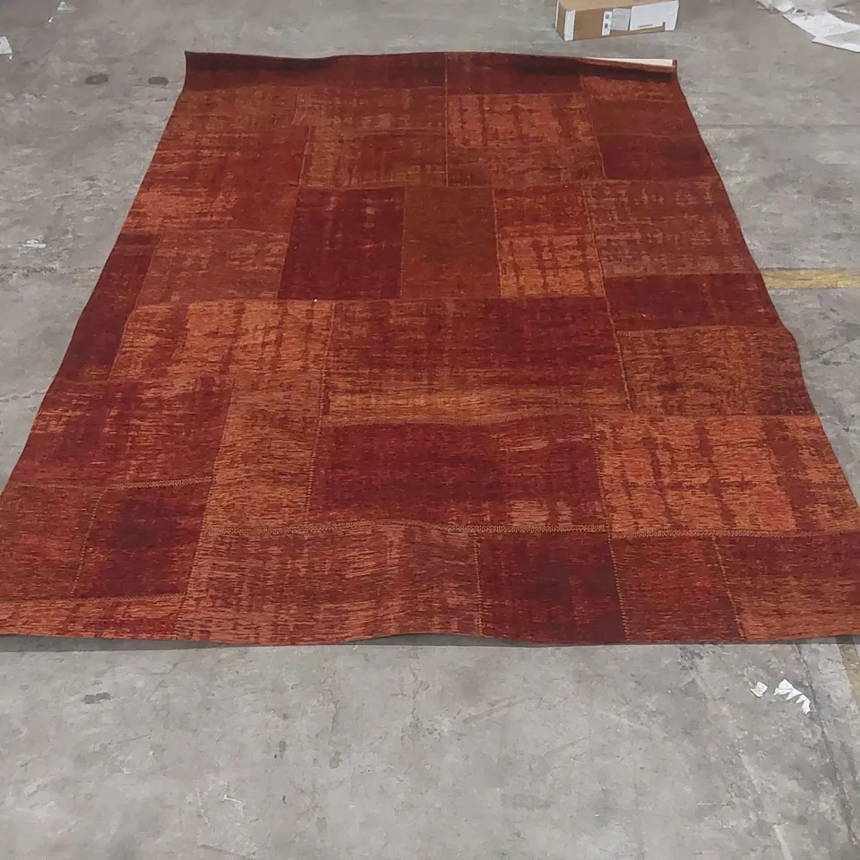 QUALITY DESIGNER RUG - APPROXIMATELY 290 x 205cm