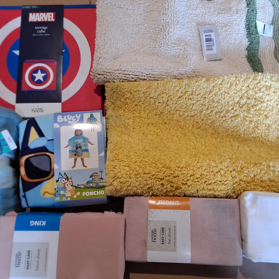 LOT OF APPROXIMATELY 18 ASSORTED BEDDING AND SOFT FURNISHING  ITEMS TO INCLUDE STORAGE CUBE,BLUEY PONCHO AND FITTED SHEETS