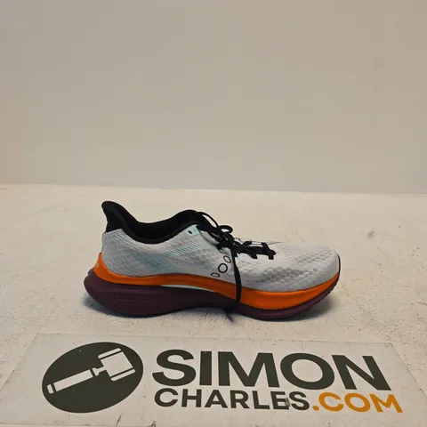 SAUCONY RUNNING SHOES – UK 11