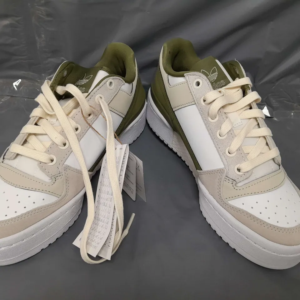 BOXED PAIR OF ADIDAS FORUM BOLD SHOES IN WHITE/GREEN/STONE UK SIZE 5