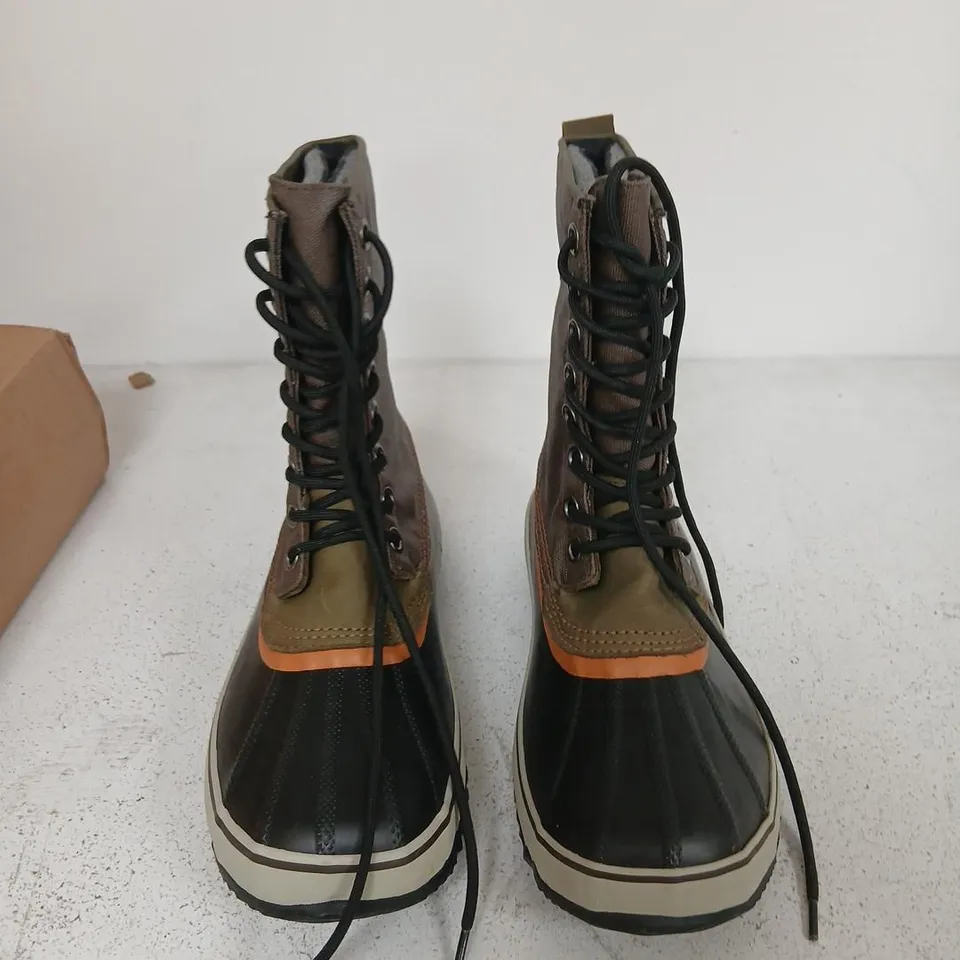 SOREL MEN'S 1964 PREMIUM CVS WATERPROOF BOOTS – UK 9, BROWN/TAN