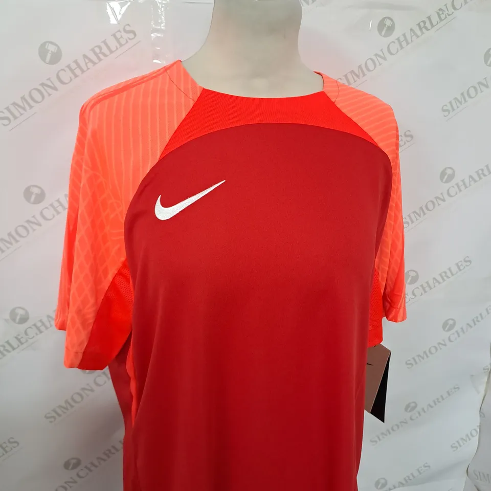 NIKE LOGO CASUAL T-SHIRT SIZE L