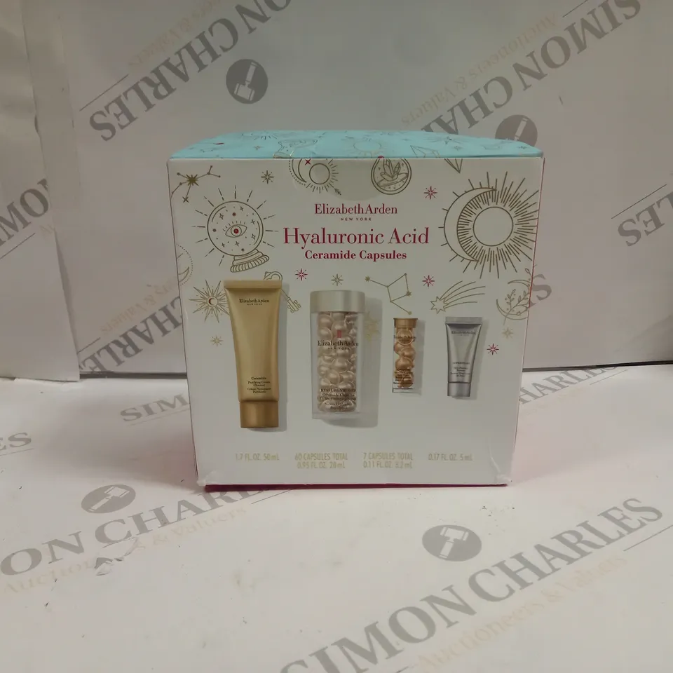 ELIZABETH ARDEN PLUMPED PERFECT HYALURONIC ACID 