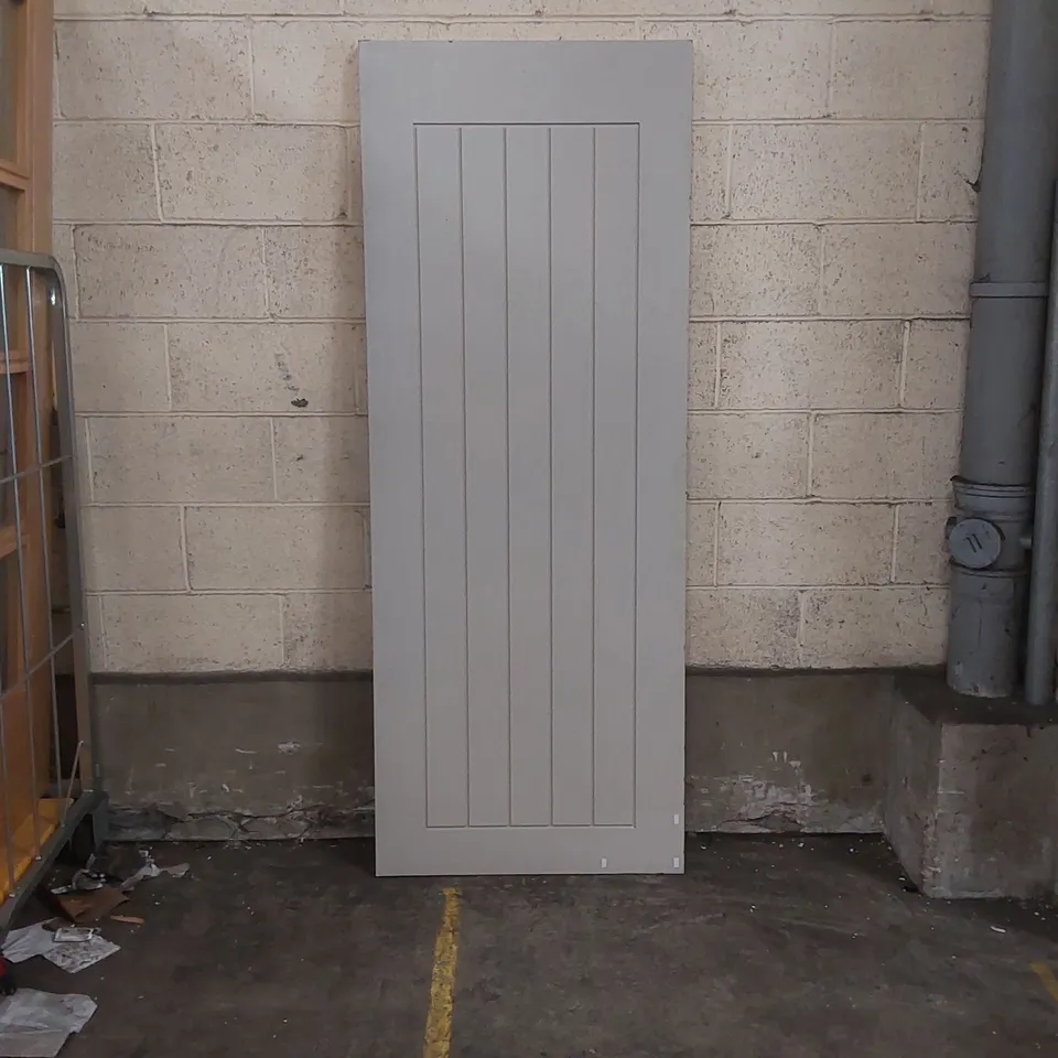 SOLID WOOD INTERNAL DOOR - APPROXIMATELY 198.6 x 76.4cm