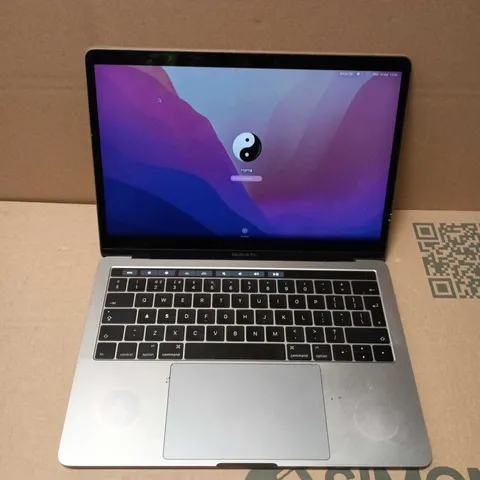 APPLE MACBOOK PRO (A1706)